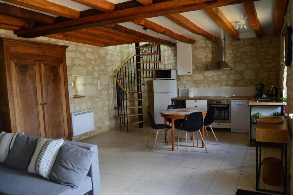 Villa La Grange De L'Olive Chinon Exterior foto